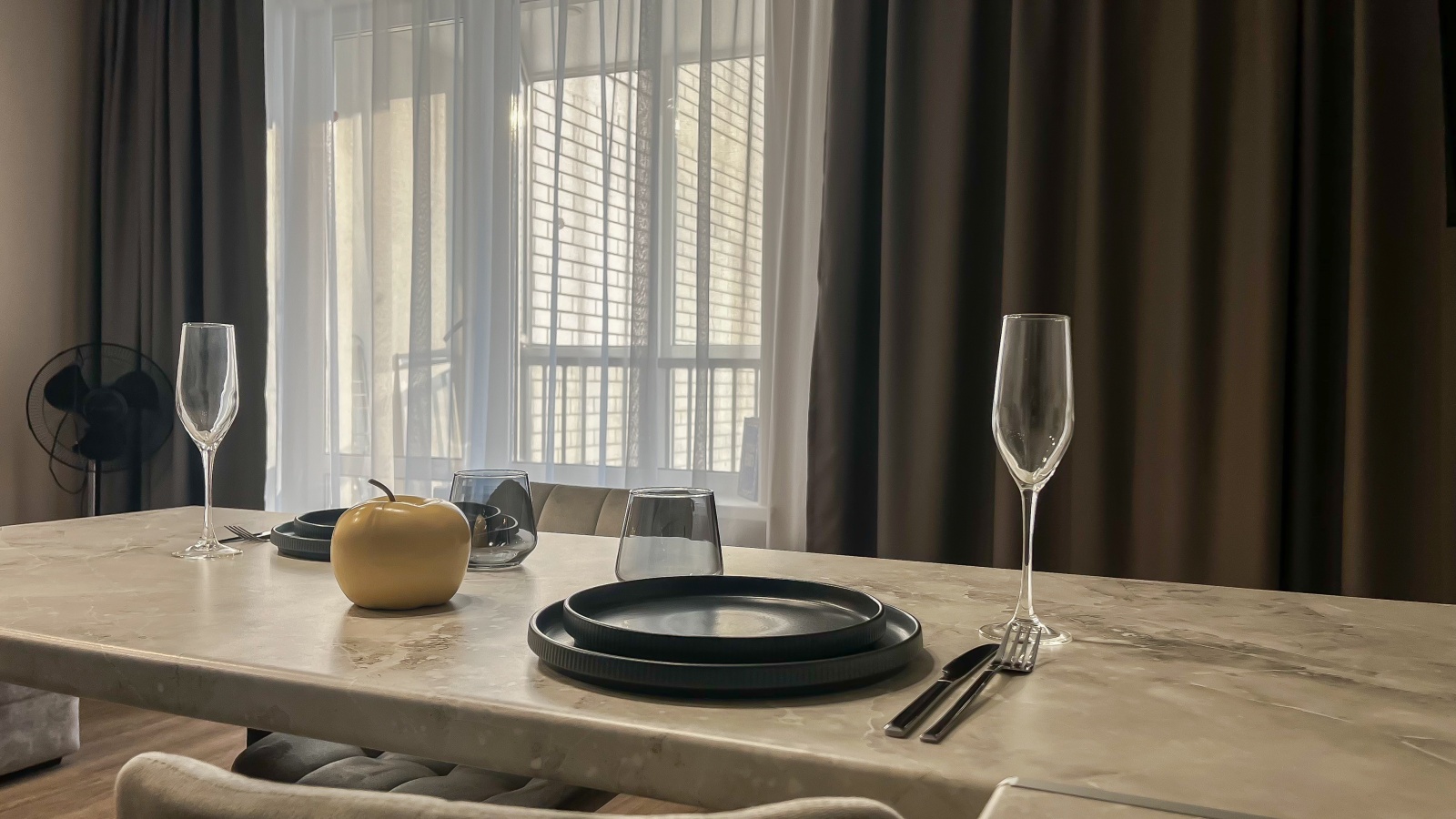 студия с дизайнерским ремонтом