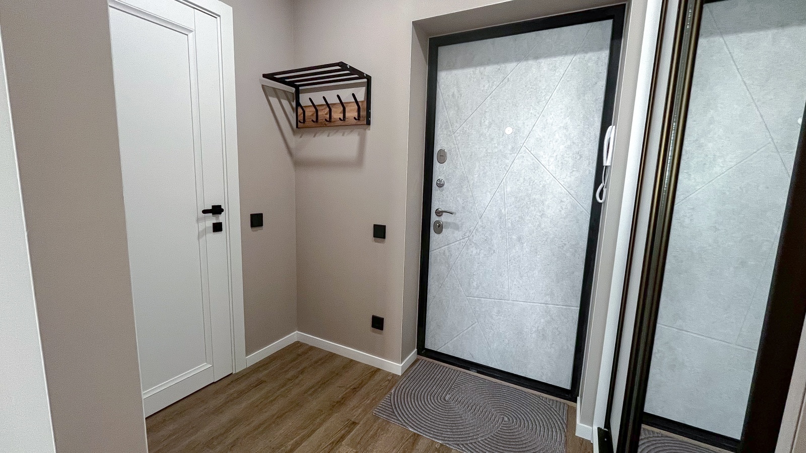 студия с дизайнерским ремонтом