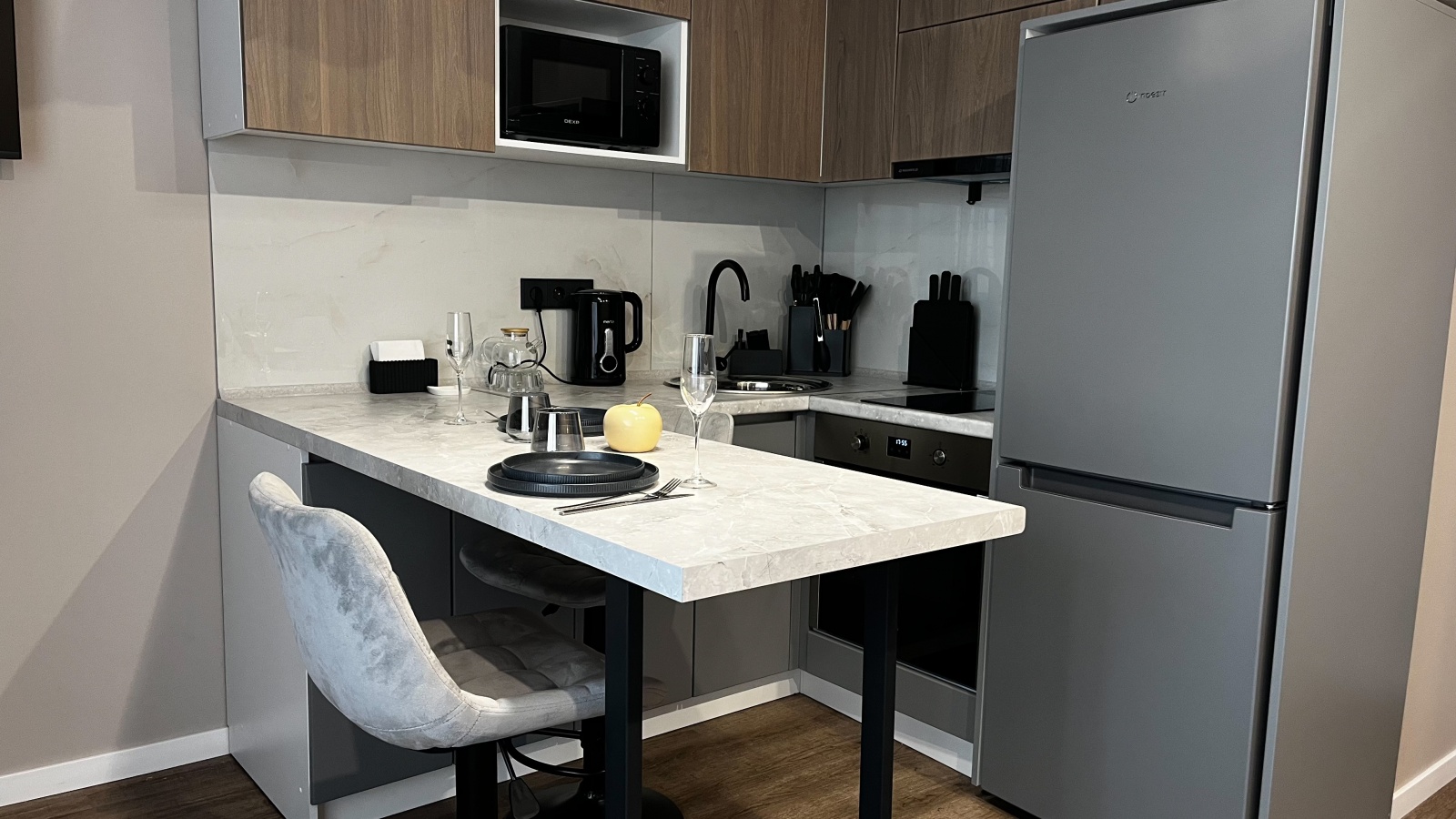 студия с дизайнерским ремонтом