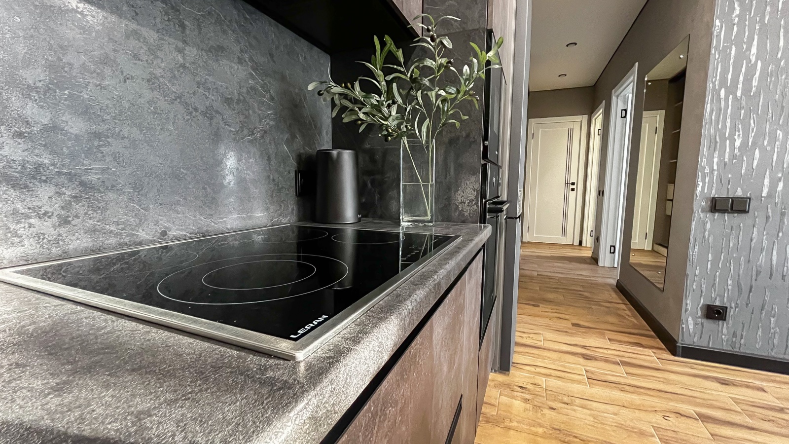 Евротрешка премиум класса вблизи аэропорта