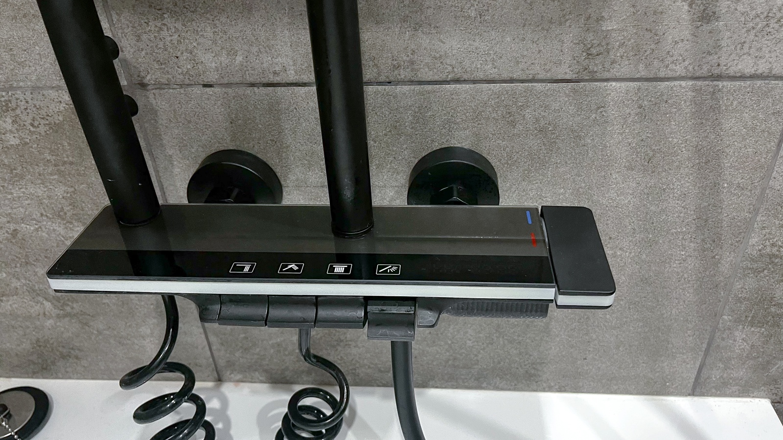 студия с дизайнерским ремонтом