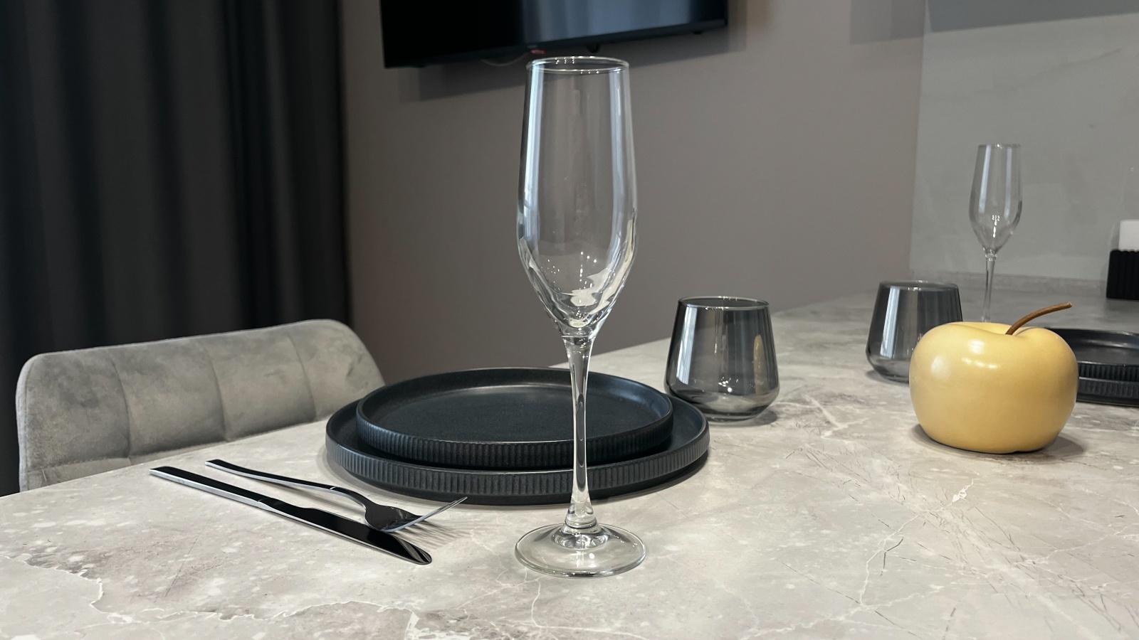 студия с дизайнерским ремонтом