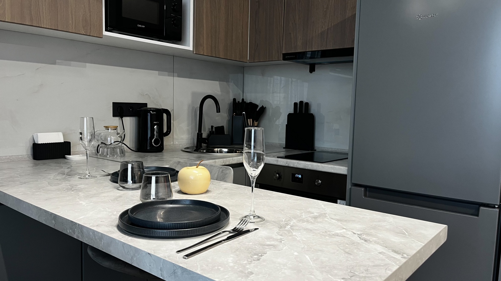 студия с дизайнерским ремонтом